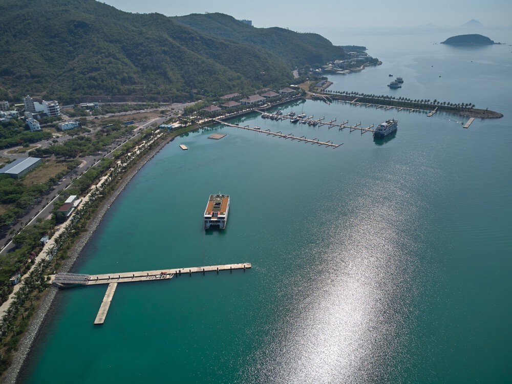 Hệ thống cầu tàu nổi tại Ana Marina Nha Trang