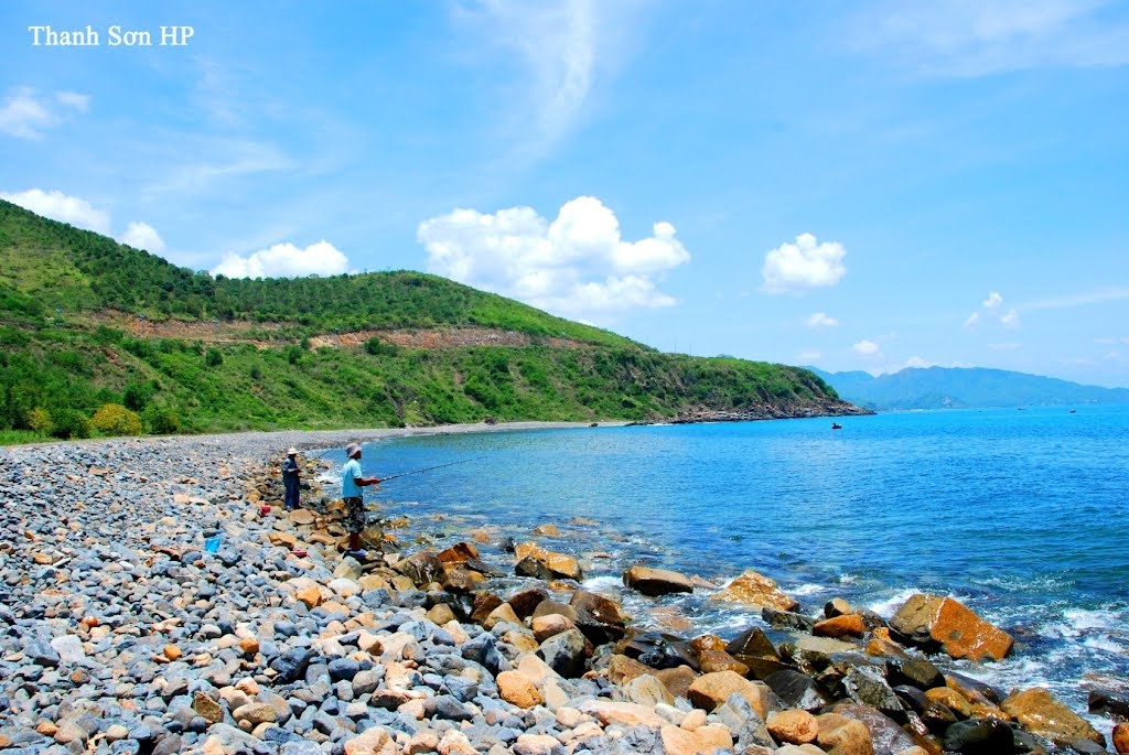 Bờ đá cuội tại Bãi Tiên Nha Trang