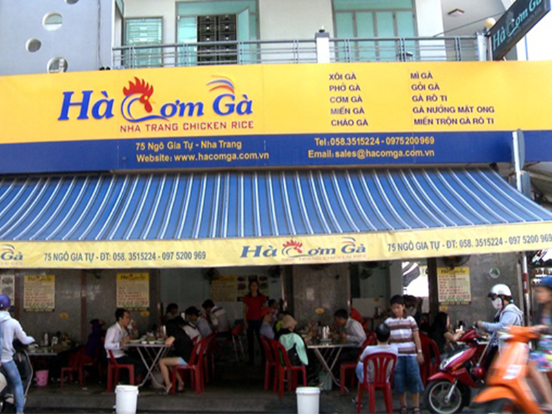 Mặt tiền Cơm Gà Hà tại 75 Ngô Gia Tự