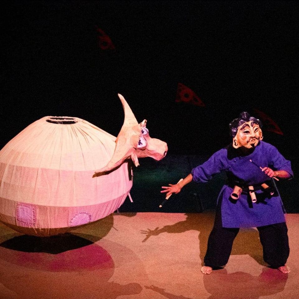 Rối cạn và nghệ sĩ trong show Rối Mơ