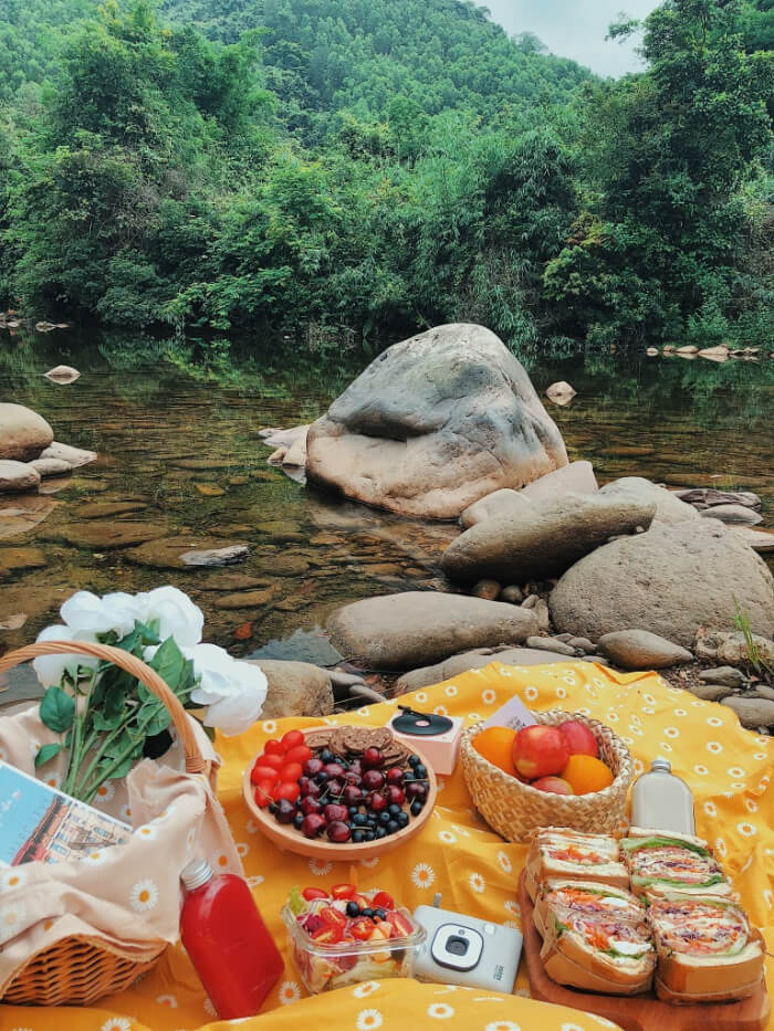 Không gian picnic bên suối Tiên Diên Khánh