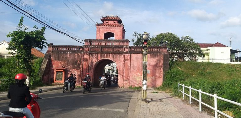 Thành cổ Diên Khánh: Bốn cổng thành và kinh nghiệm tham quan