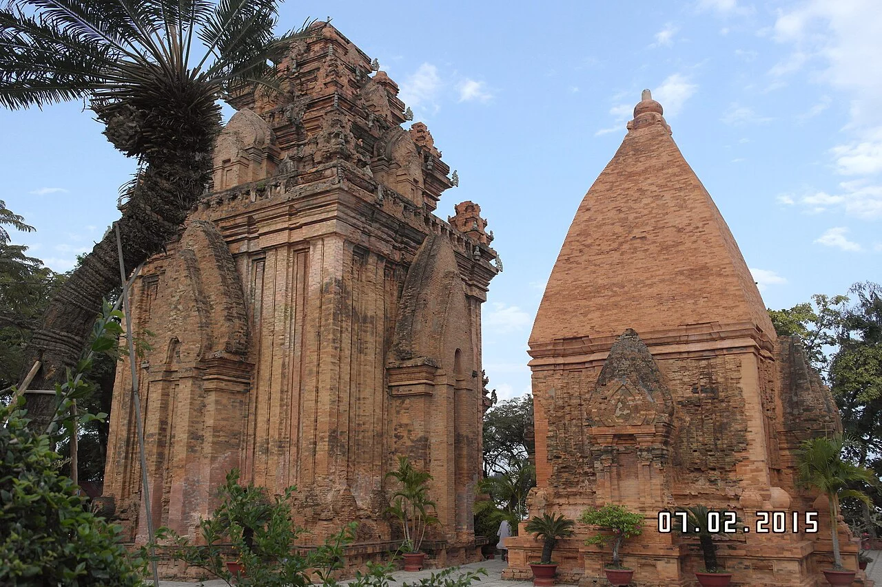 Các khu vực bên trong – Tháp Bà Ponagar