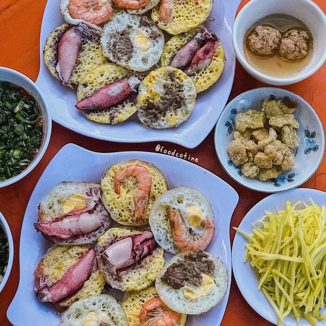 Bánh căn nhân mực tại Bánh Căn 51