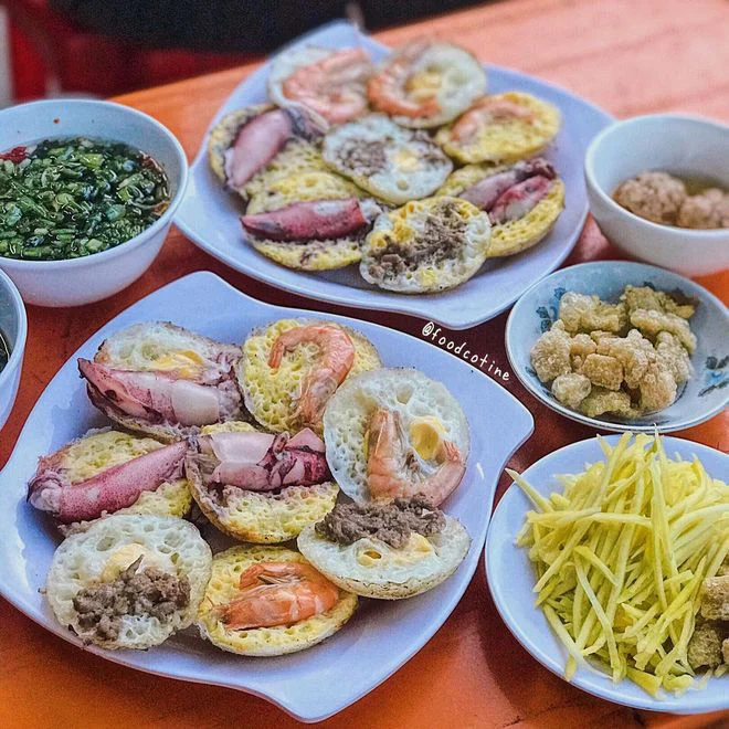 Đĩa bánh căn nhân hải sản