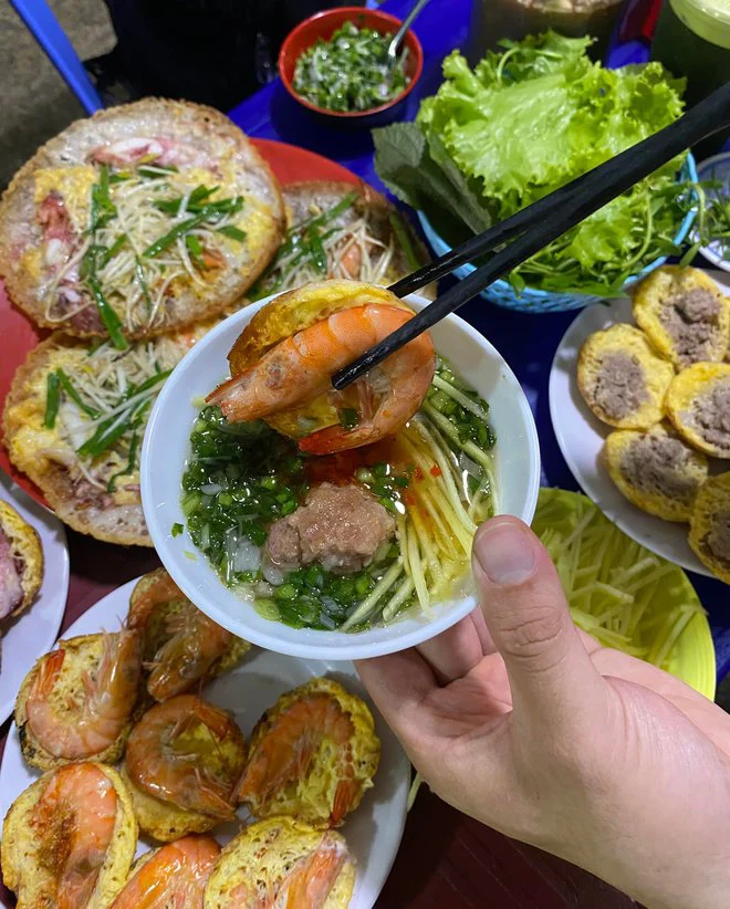 Cách chấm bánh căn