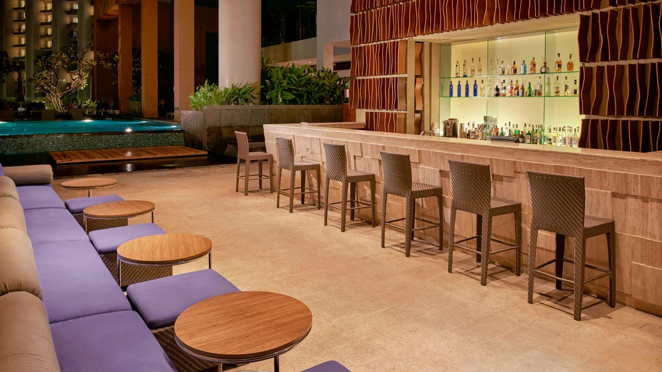 Khu quầy bar gần Feast tại Sheraton Nha Trang