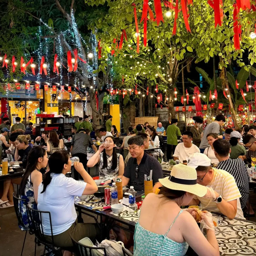 Không gian ngoài trời tại Hải Sản Mộc Quán