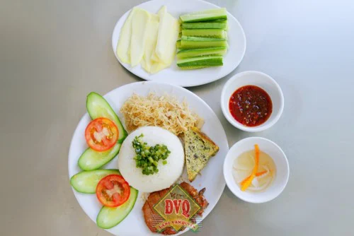 Phần cơm trong bộ ảnh Đặng Văn Quyên