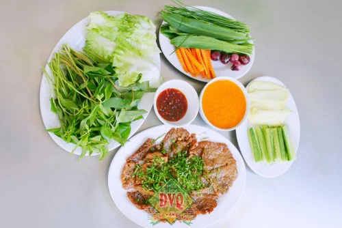 Phần bún thịt trong bộ ảnh Đặng Văn Quyên