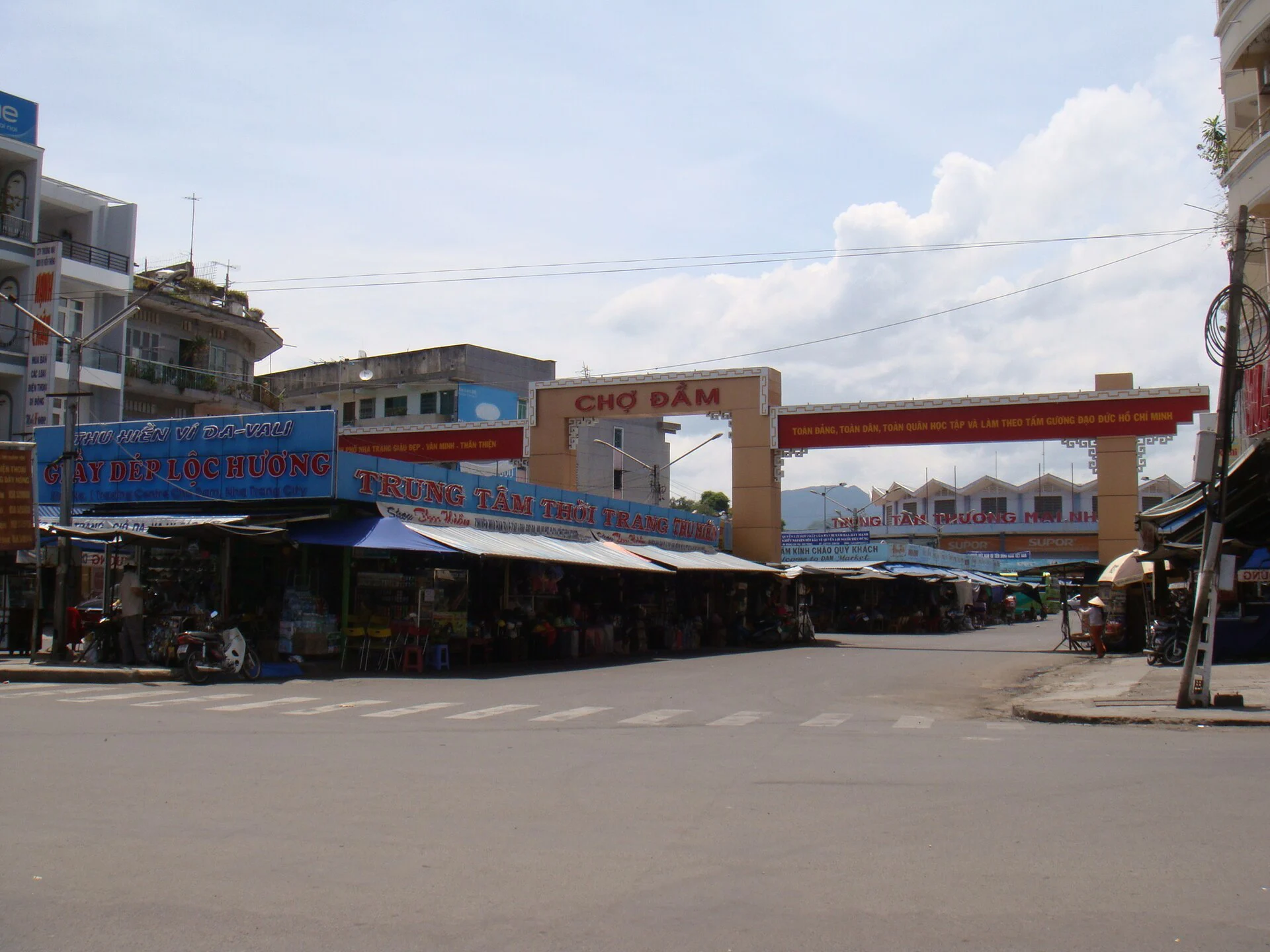 Toàn cảnh Chợ Đầm Nha Trang