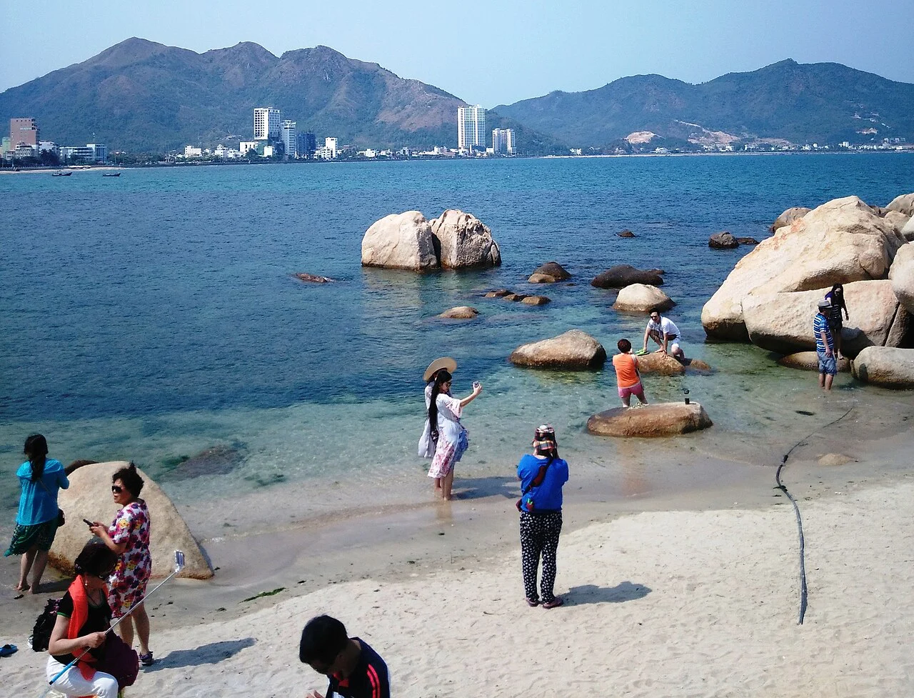 Các khu vực nên khám phá tại Hòn Chồng Nha Trang