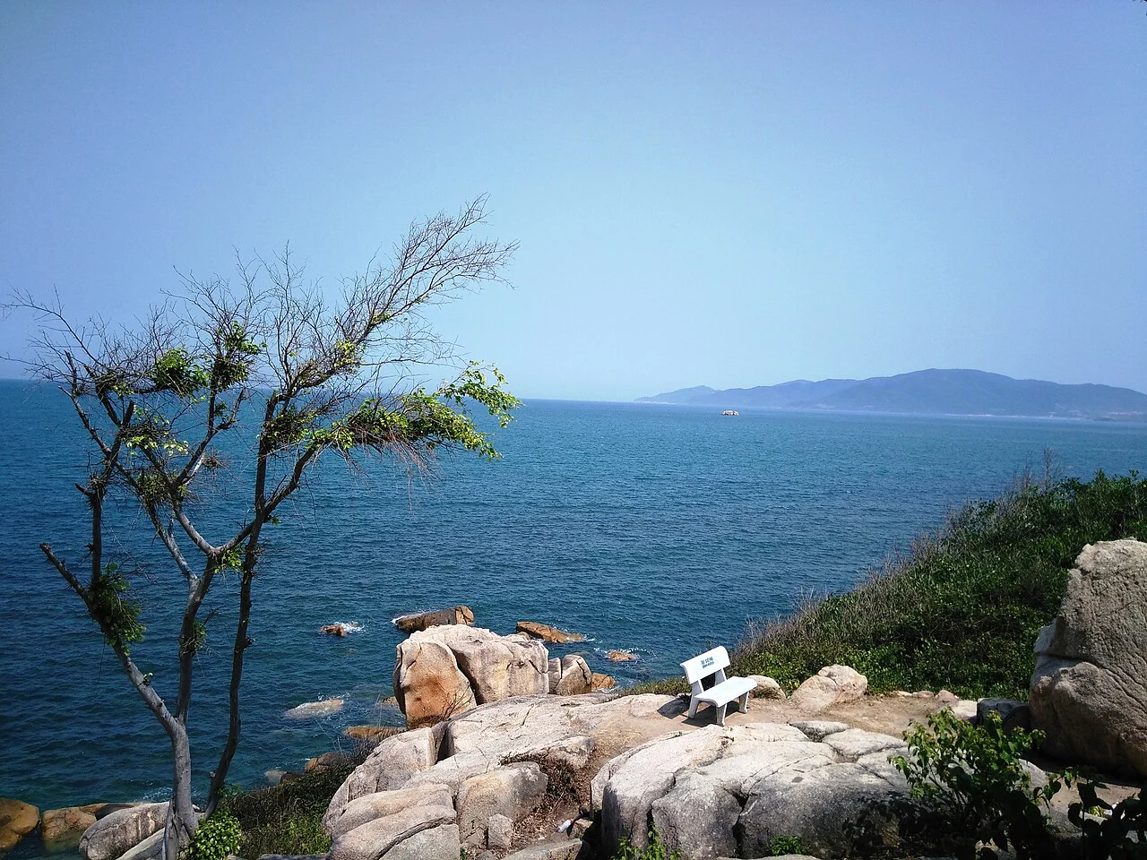Giá vé và giờ mở cửa tại Hòn Chồng Nha Trang