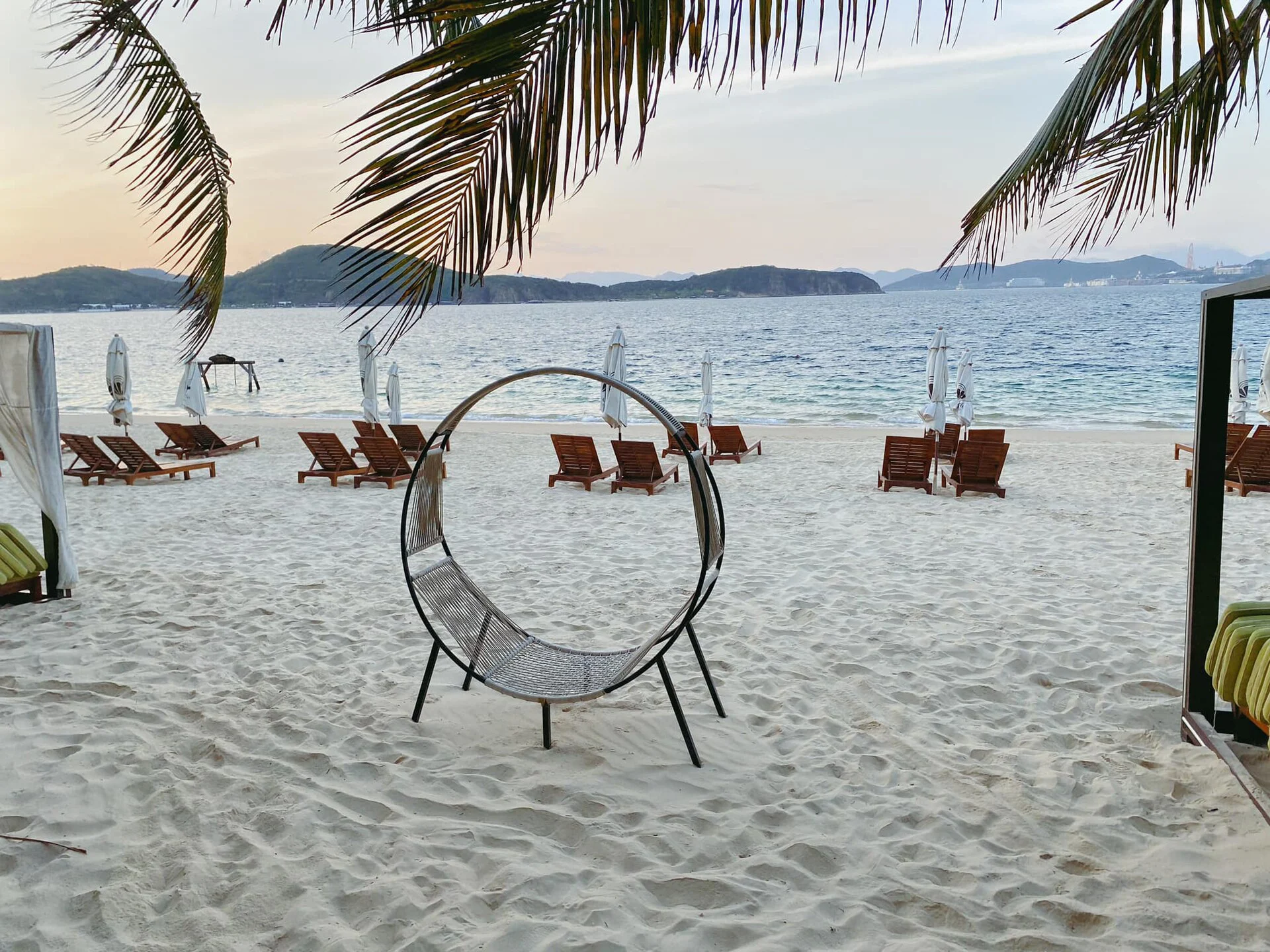 Bãi biển Hòn Tằm Nha Trang