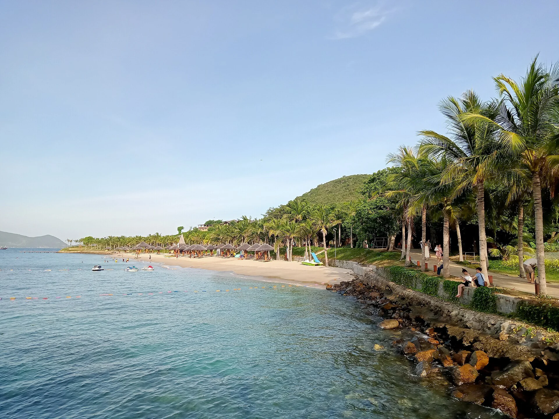 Bãi tắm Hòn Tằm Nha Trang