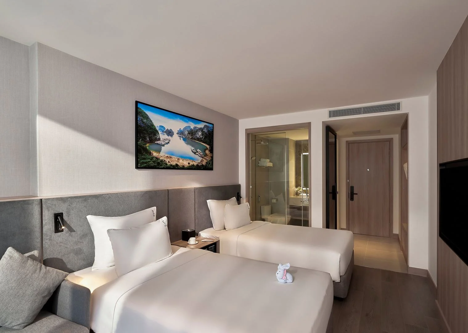 Phòng Deluxe City View giường đôi tại Adamas Boutique Hotel Nha Trang