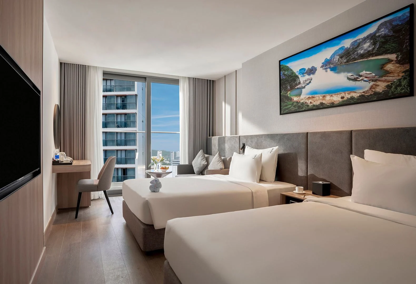 Phòng Deluxe City View hai giường tại Adamas Boutique Hotel Nha Trang