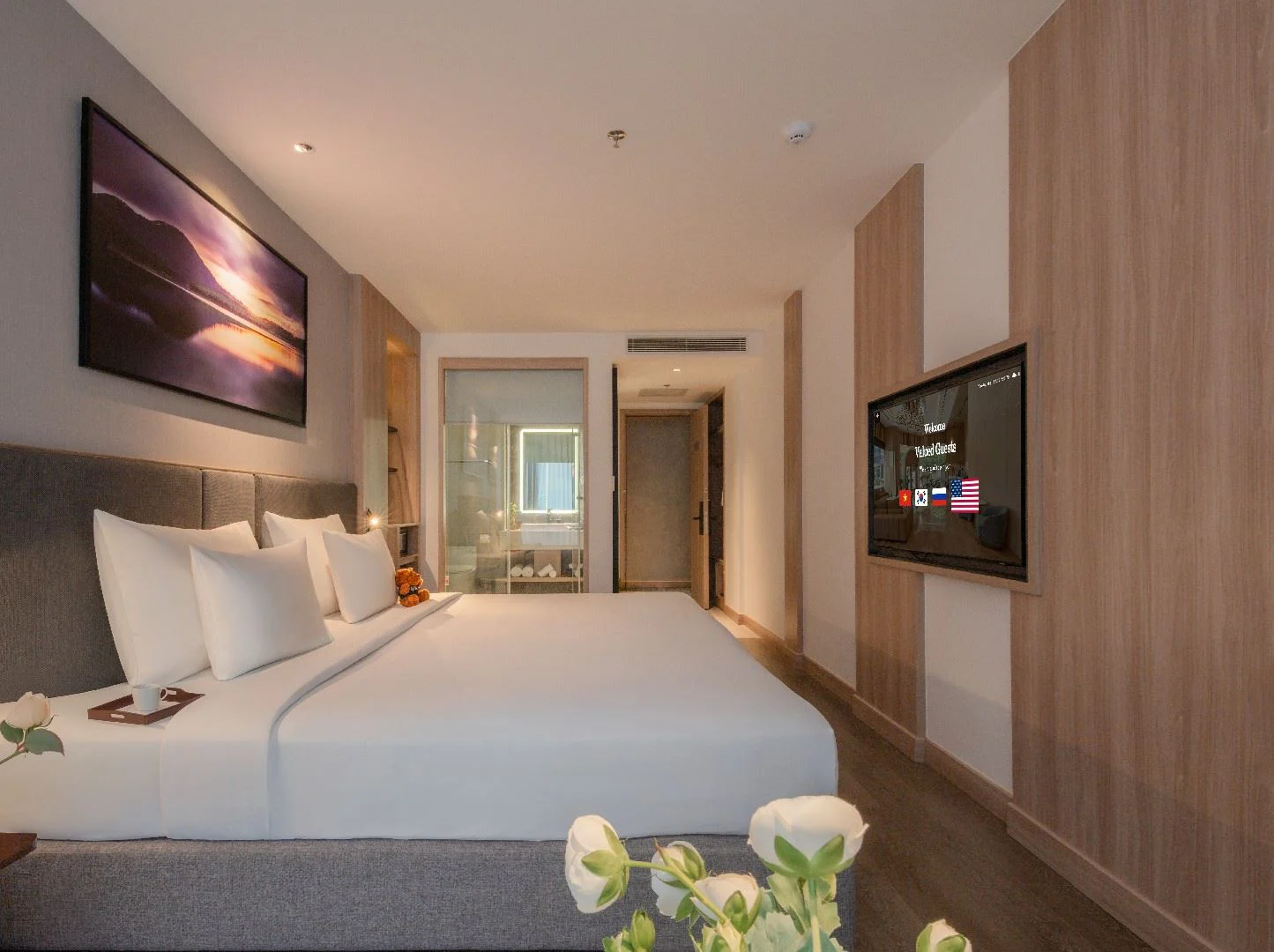 Phòng nghỉ nhìn từ cuối giường tại Adamas Boutique Hotel Nha Trang