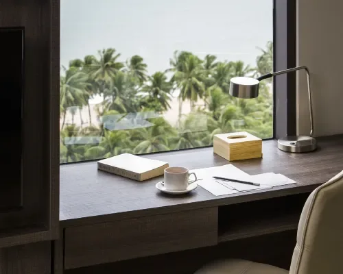 Phòng nghỉ tại Alana Nha Trang Beach Hotel – góc 2