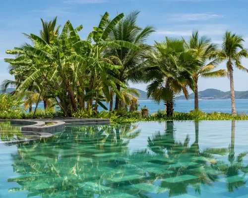 Hồ bơi tại Alibu Resort Nha Trang