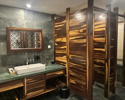 Phòng tắm tại Alibu Resort Nha Trang – góc 3