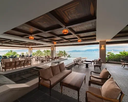 Không gian ăn uống tại Alibu Resort Nha Trang – góc 2