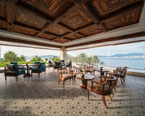 Không gian ăn uống tại Alibu Resort Nha Trang