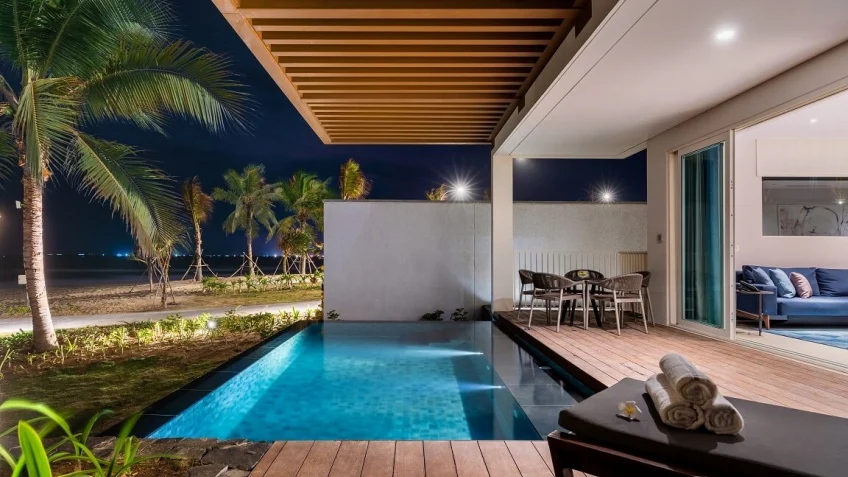 Hồ bơi tại Alma Resort Cam Ranh – góc 2