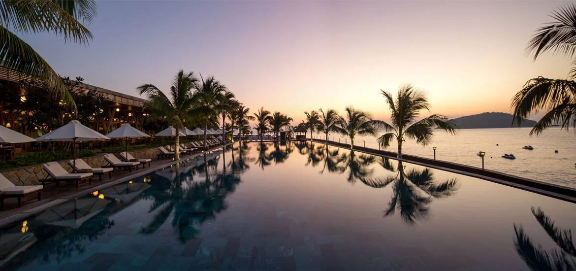Hồ bơi tại Amiana Resort Nha Trang – góc 3