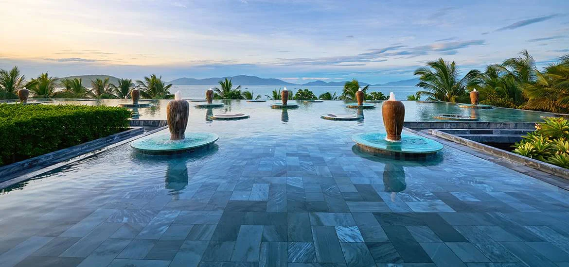 Hồ bơi tại Amiana Resort Nha Trang