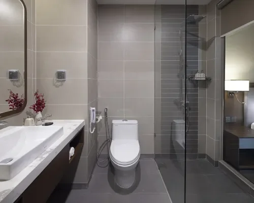 Phòng tắm tại Annova Nha Trang Hotel – góc 2