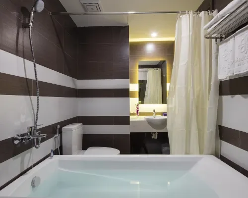 Phòng tắm tại Balcony Nha Trang Hotel