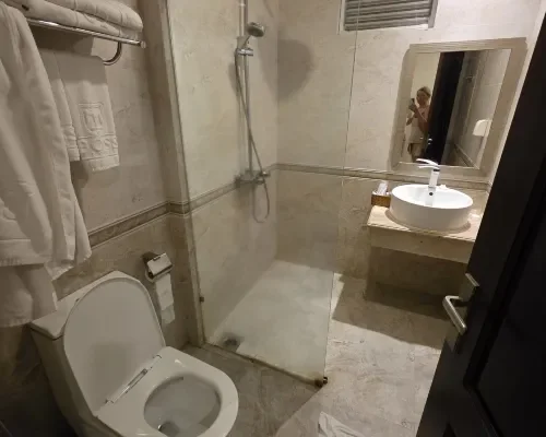 Phòng tắm tại Boss Hotel Nha Trang – góc 5