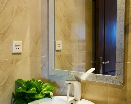Phòng tắm tại Boss Hotel Nha Trang – góc 2