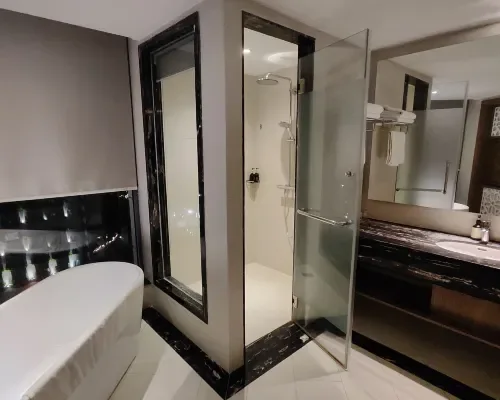 Phòng tắm tại Comodo Nha Trang Hotel – góc 5