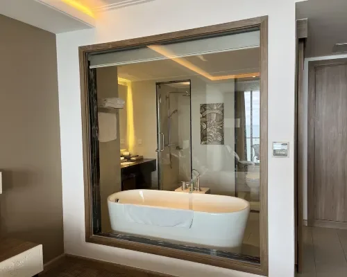 Phòng tắm tại Comodo Nha Trang Hotel – góc 4