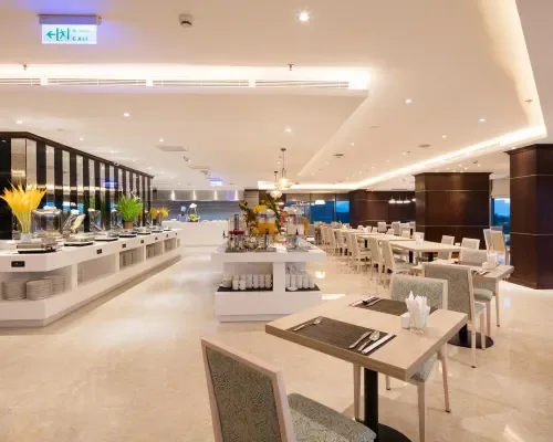 Không gian ăn uống tại Comodo Nha Trang Hotel
