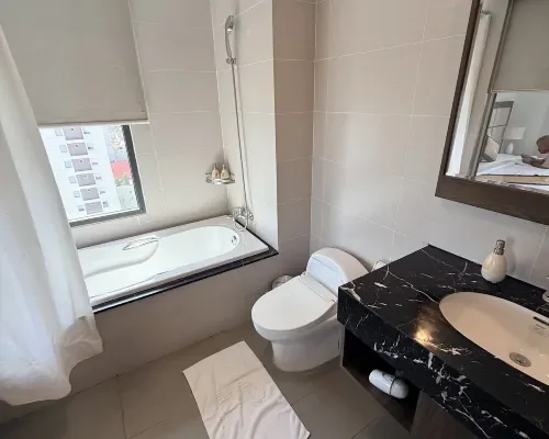 Phòng hướng biển tại Daphovina Hotel