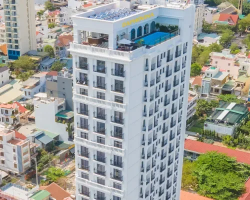 Hồ bơi tại Daphovina Hotel