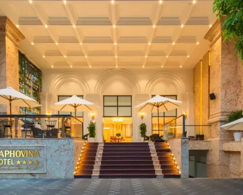Khu ăn sáng tại Daphovina Hotel