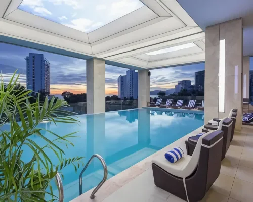 Hồ bơi tại Dendro Gold Hotel