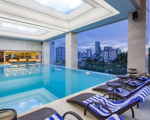 Hồ bơi tại Dendro Gold Hotel – góc 2