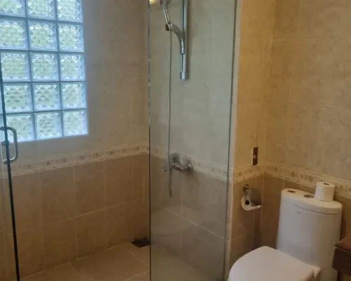 Phòng tắm tại Diamond Bay Resort & Spa – góc 2