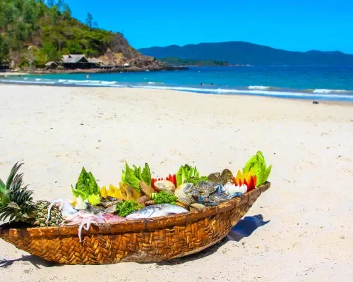 Không gian ăn uống tại Diamond Bay Resort & Spa