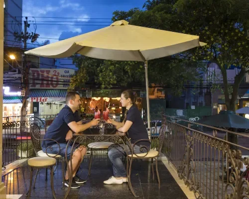 Không gian ăn uống tại Edele Hotel Nha Trang Beach – góc 3