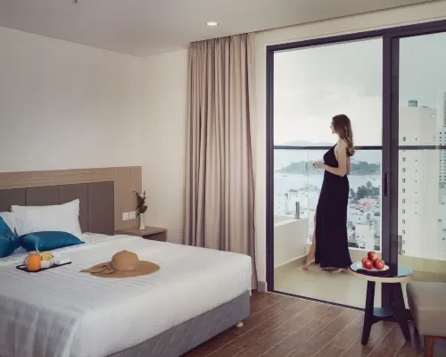 Phòng có cửa mở ra ban công tại Elite Hotel Nha Trang