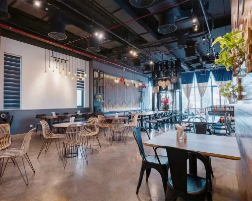 Không gian ăn uống tại Em Oi Boutique Hotel – góc 2