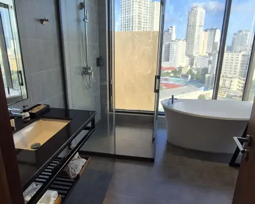 Phòng tắm tại Em Oi Boutique Hotel – góc 2