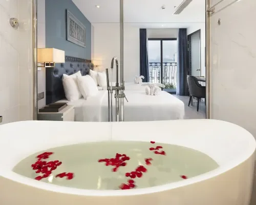Phòng tắm tại Erica Nha Trang Hotel – góc 3