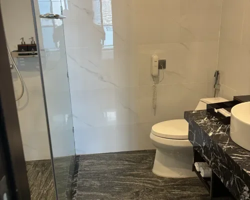 Phòng tắm tại Erica Nha Trang Hotel – góc 5